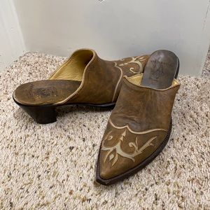 Old Gringo Mule boots. Size 9.5